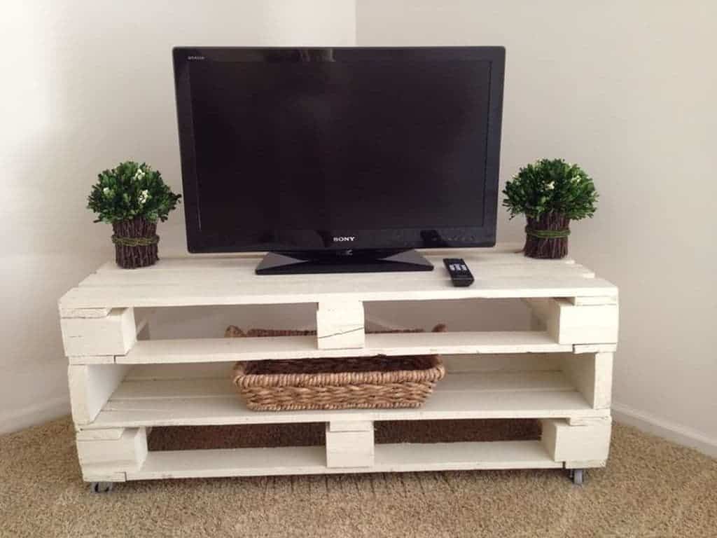 rack para tv de pallet pintado
