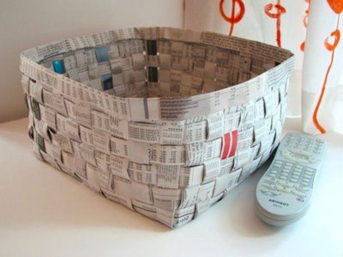 Cesto lindo feito de jornal