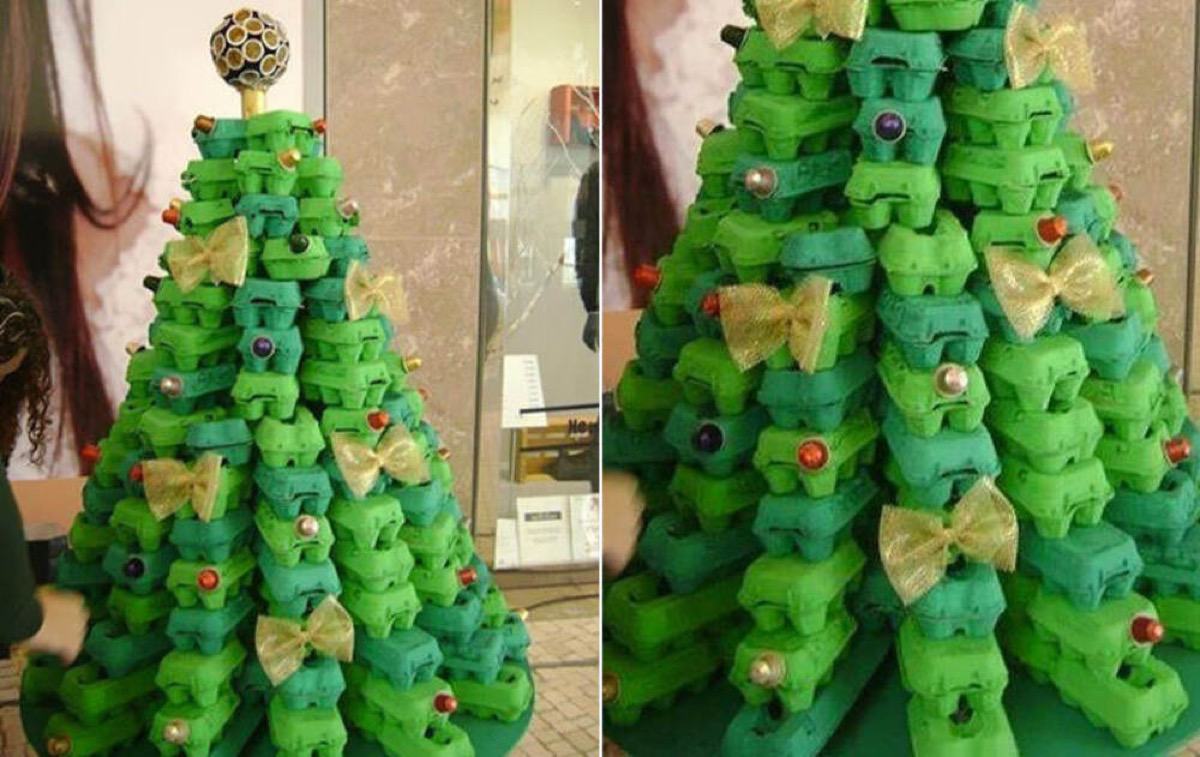 árvore de natal de caixas de ovo