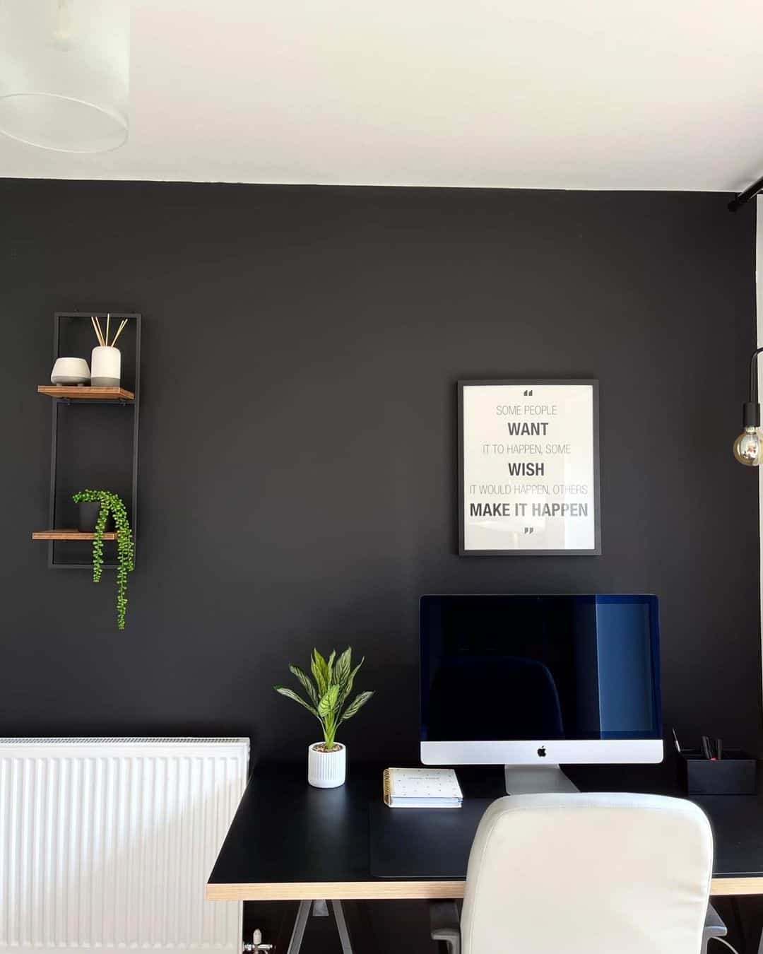parede preta em home office